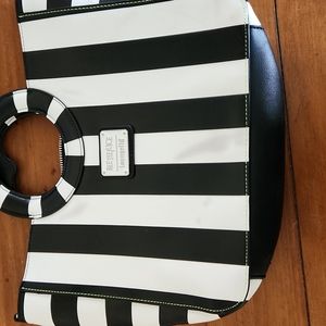 BEETLE JUICE HAND BAG